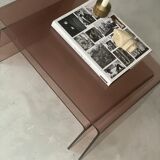 Pull out tables in plexiglas