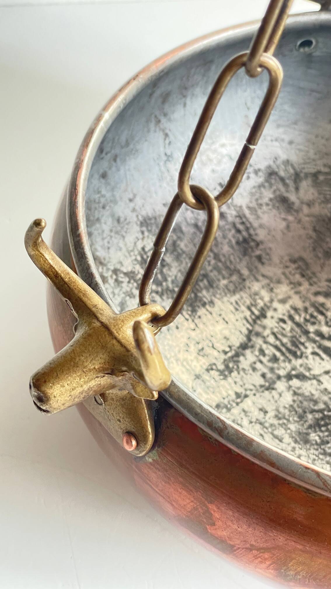 Cache-pot suspendu aux 3 buffles vintage