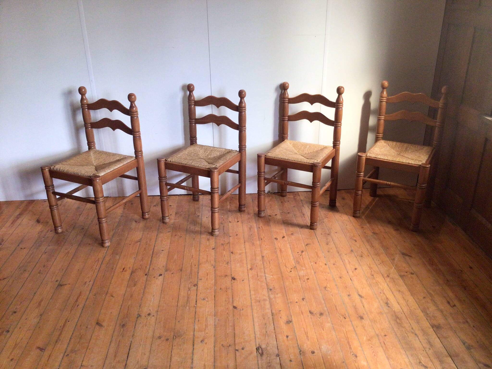 Chaises de salle à manger en bois