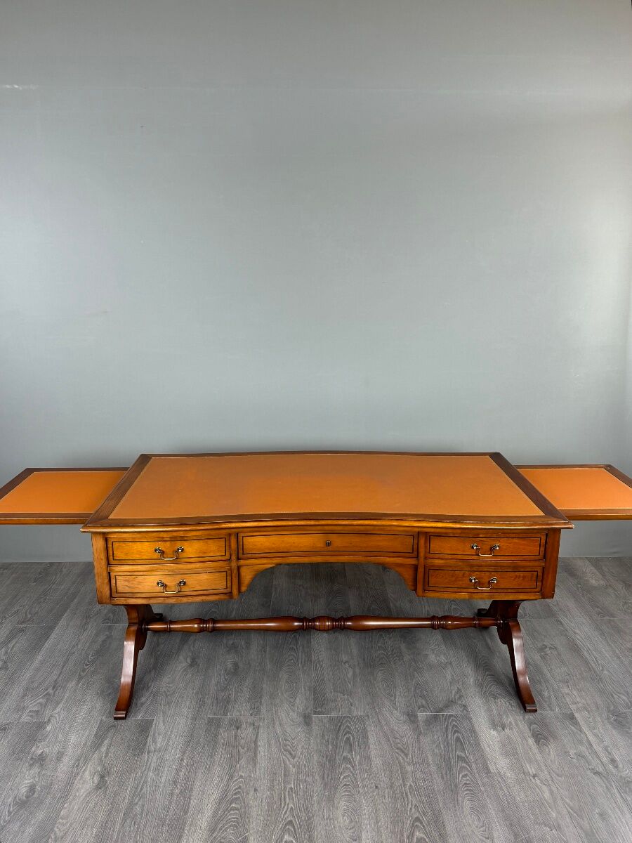 English style mahogany desk, 20th century