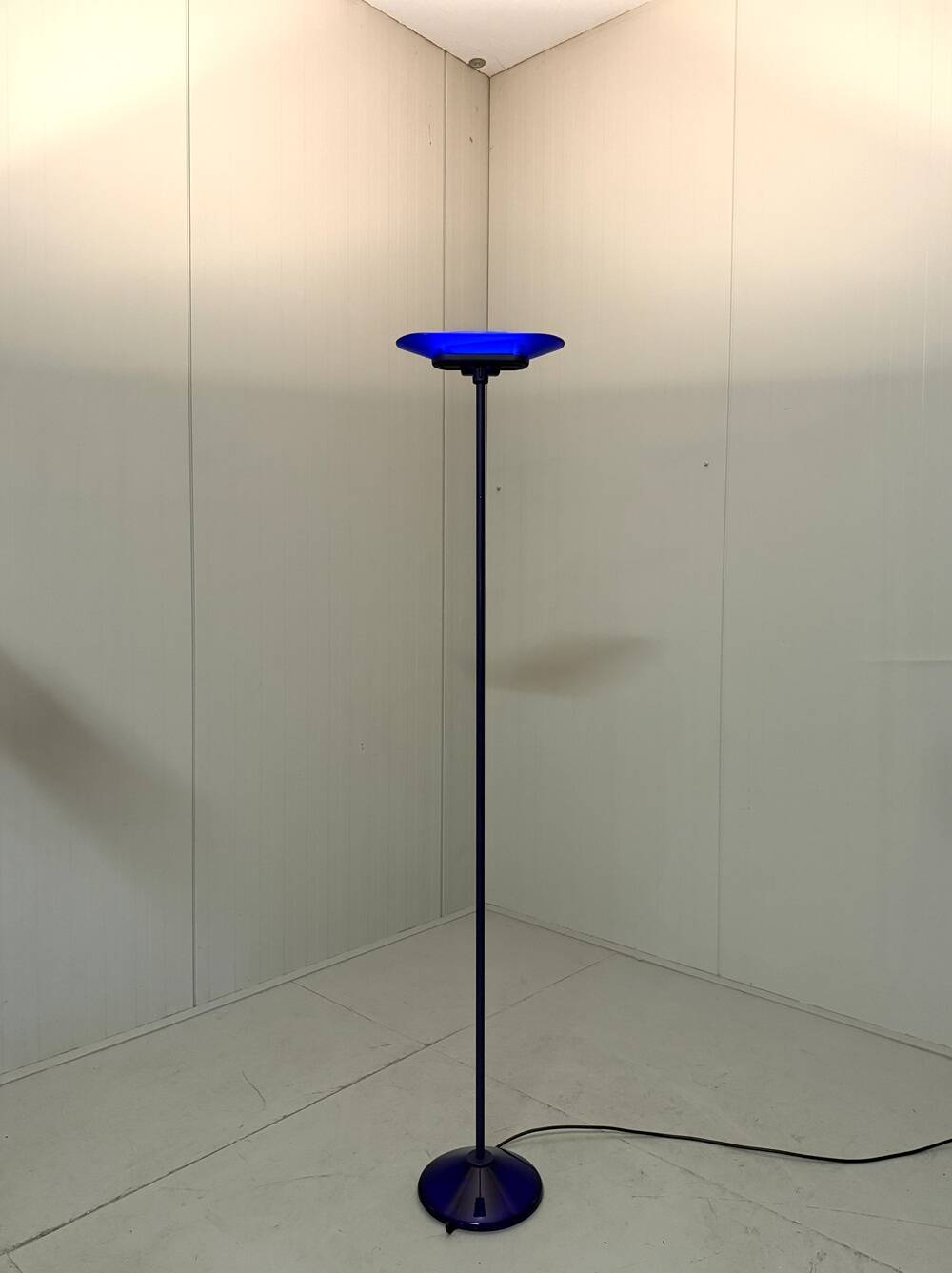 Lampadaire Arteluce Jill A380 en bleu, Italie, années 1970.