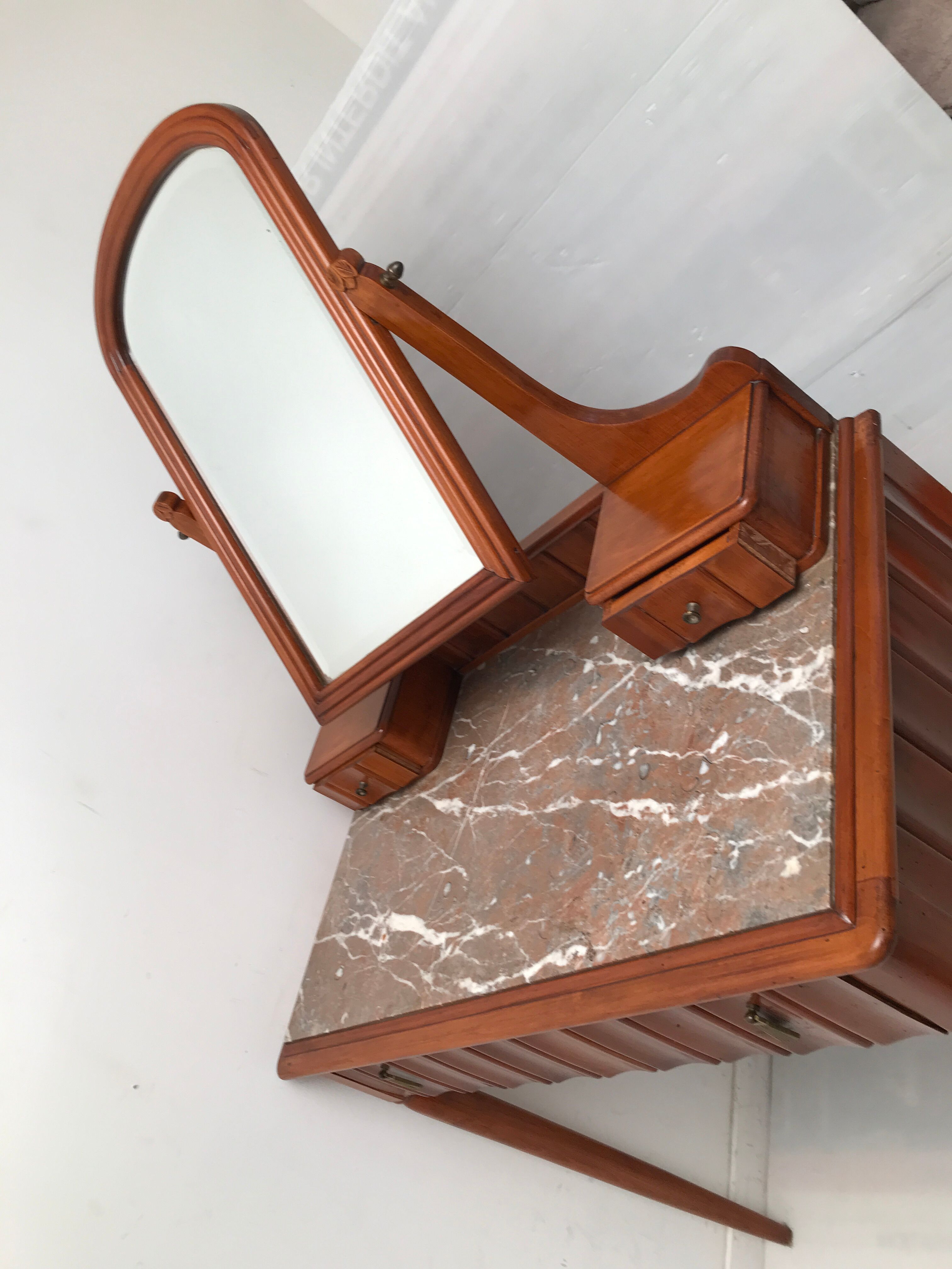 Art deco hairdresser 20s