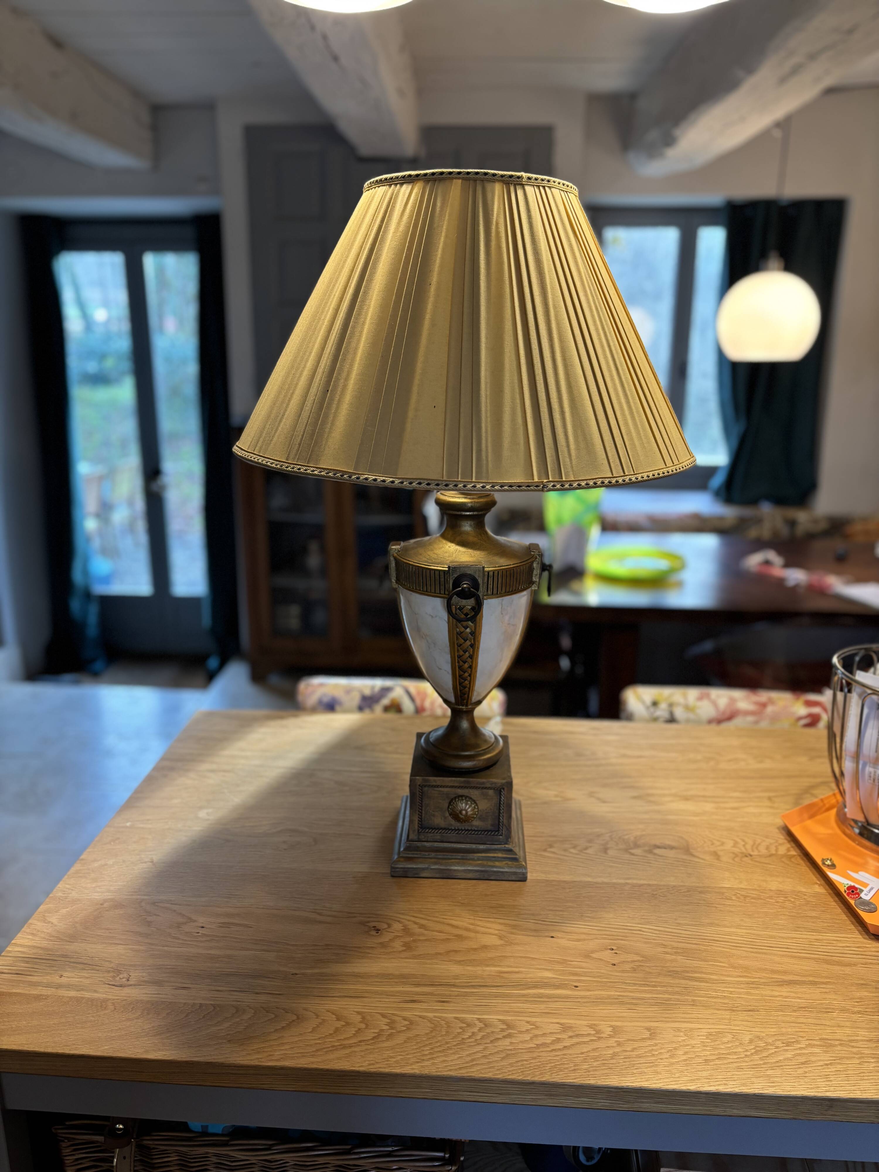 Vintage neoclassical urn lamp. Ideal for decorators/resellers.