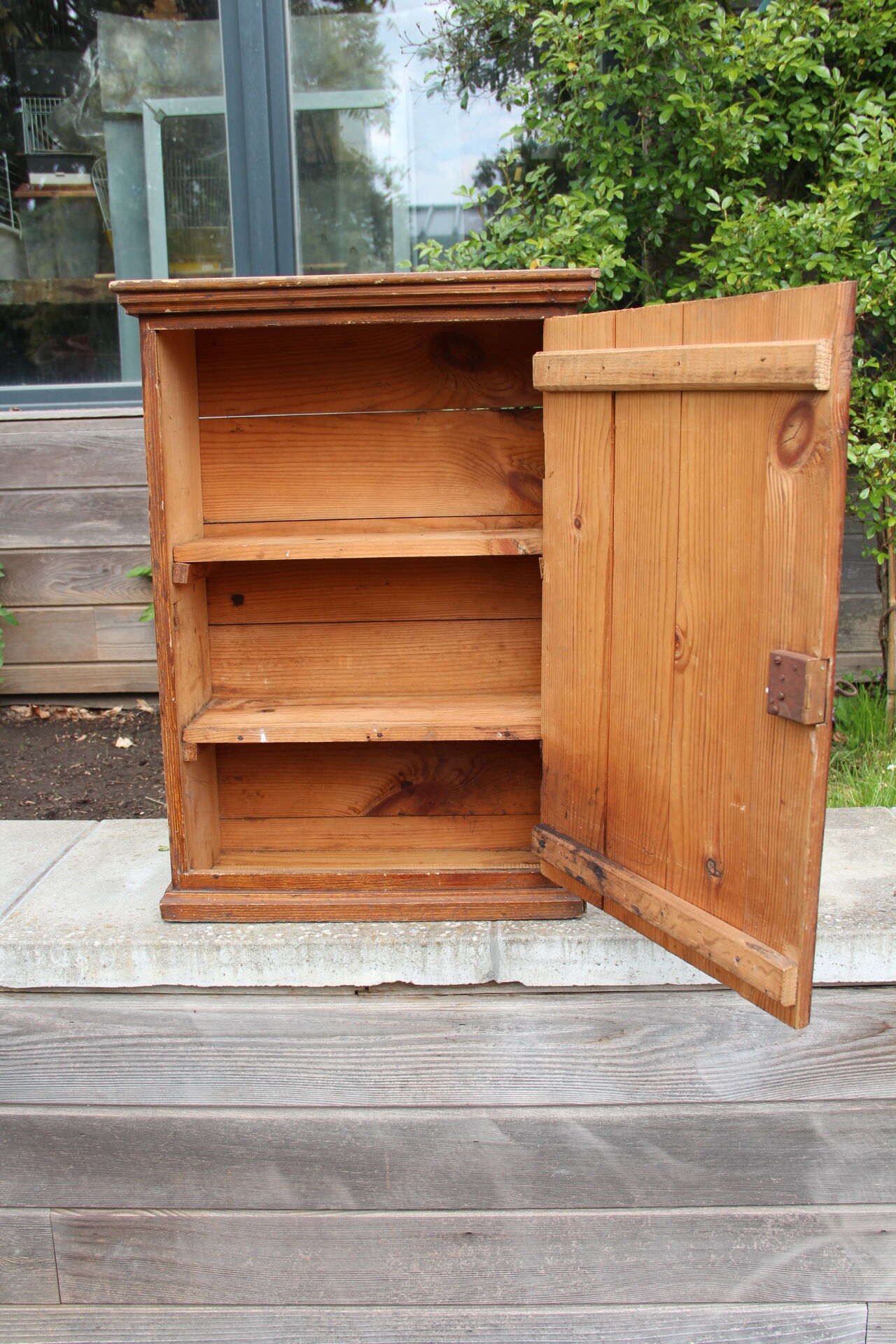 Workshop pharmacy furniture