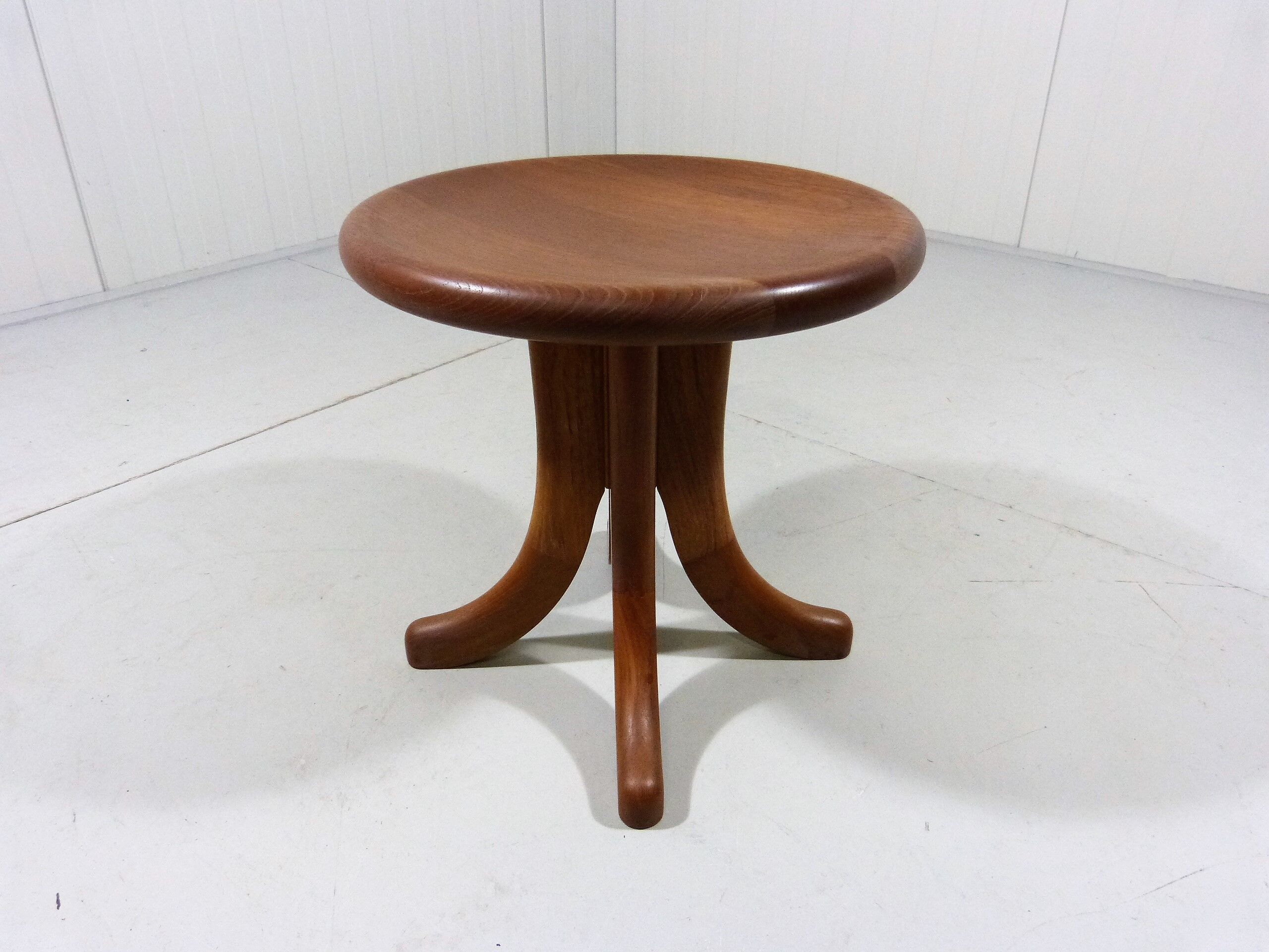 Tabouret en teck massif Dyrlund 1970-80's