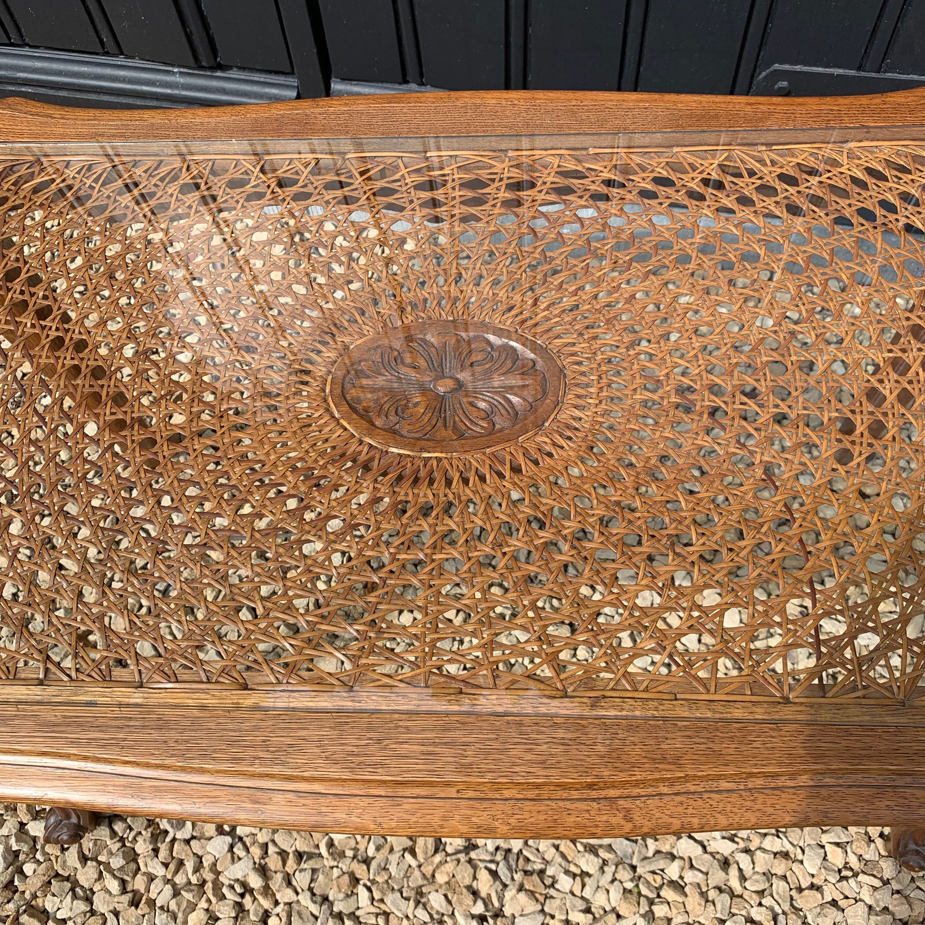 Living room table with cannage