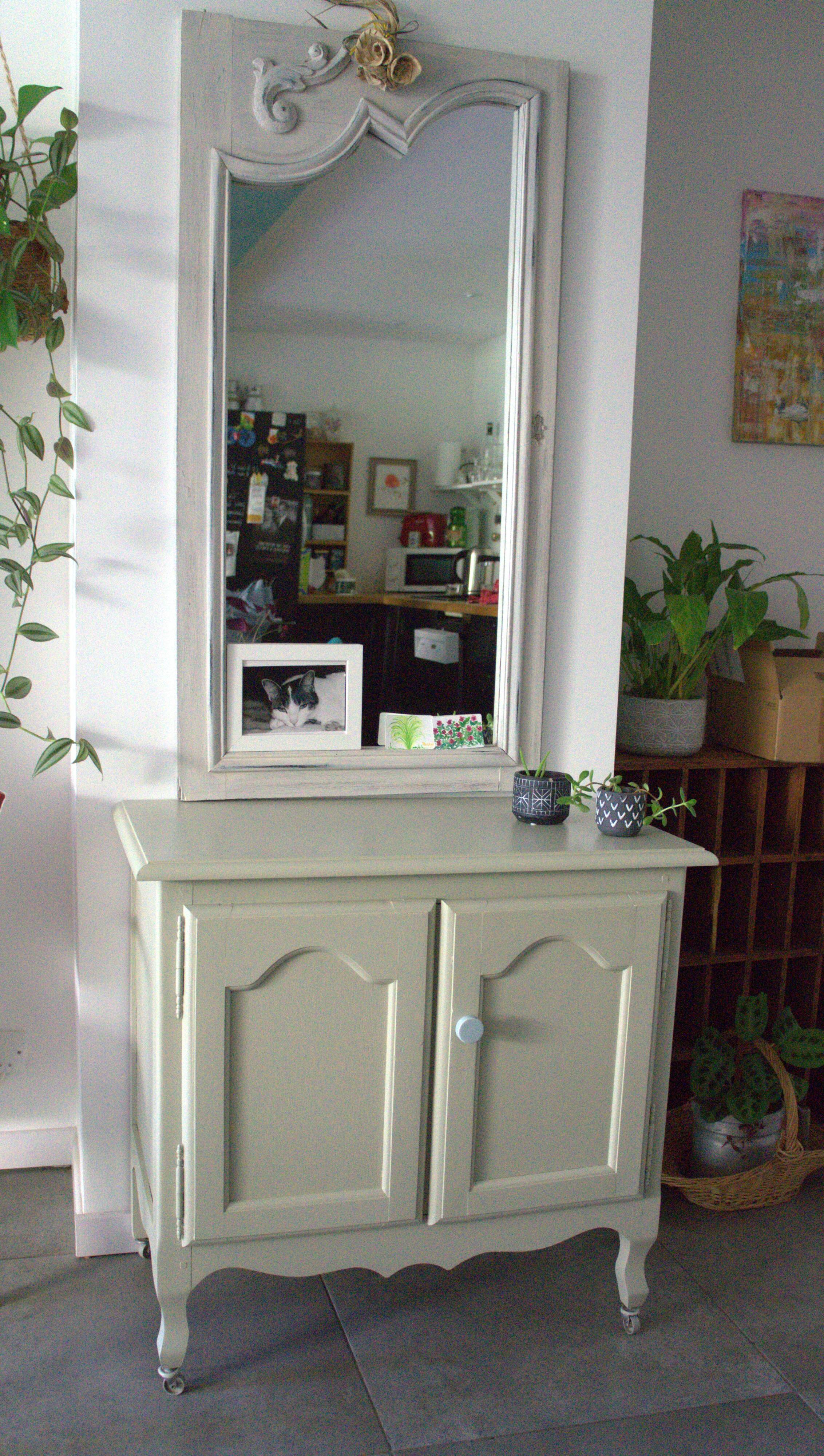 Sage green buffer