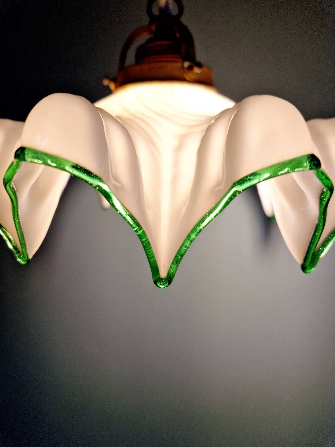 Art Deco pendant light in scalloped white opaline, 1920-30