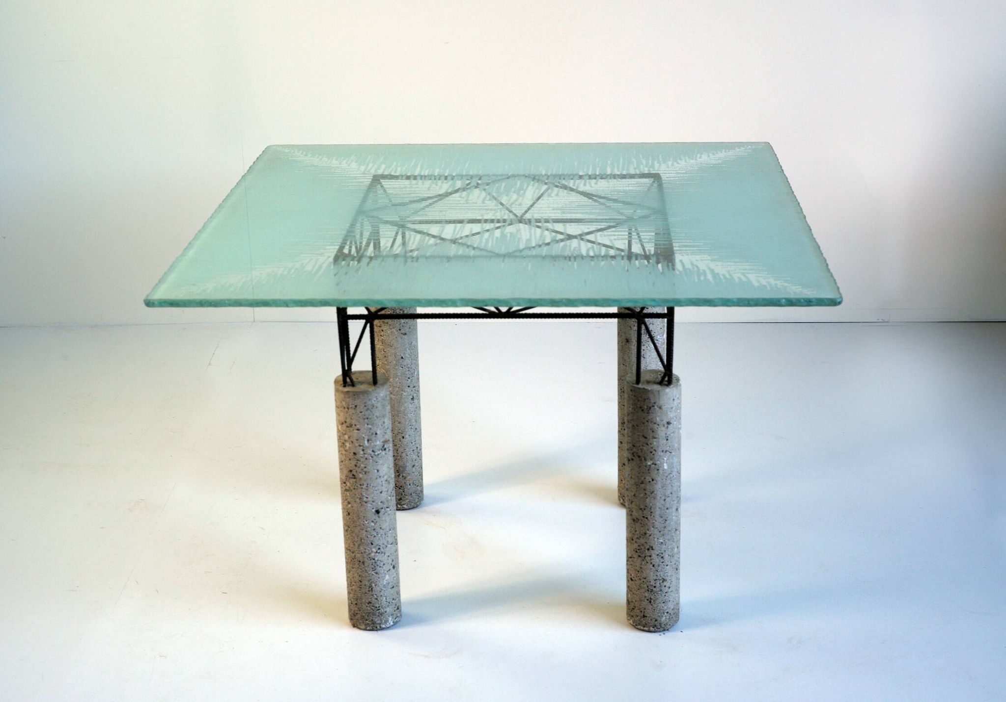 Table en béton et verre meulé, Italie 1980