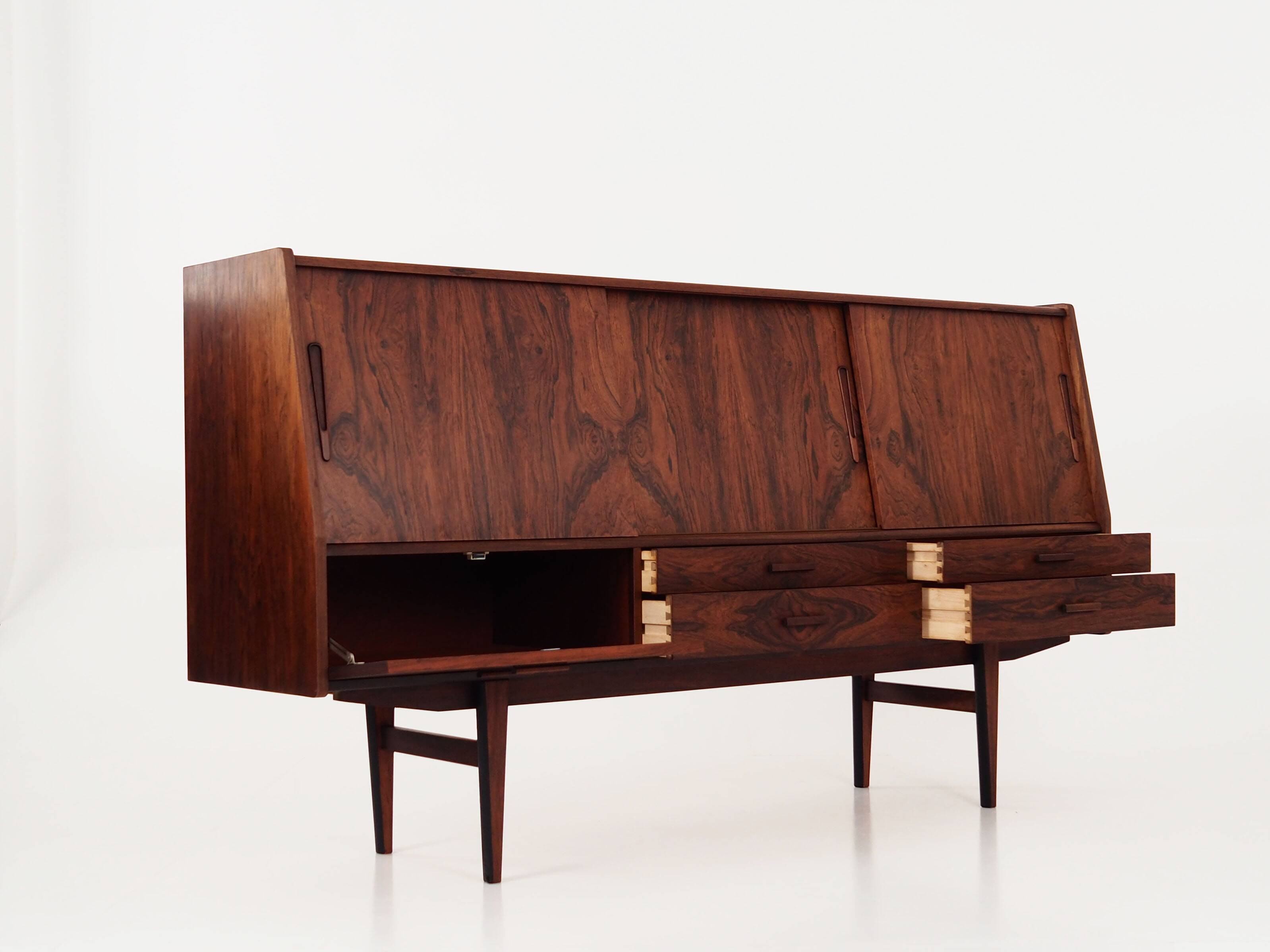 Buffet haut en palissandre, design danois, années 1970, production : Danemark