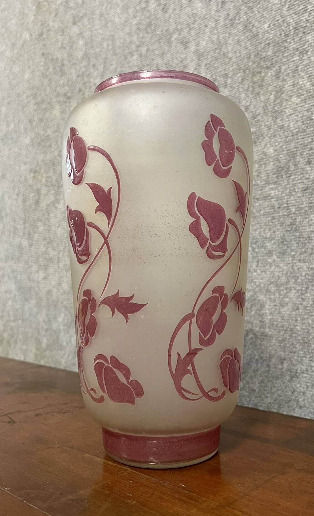 Daum (in the style): large multi-layered vase decorated with purple flowers circa 1930