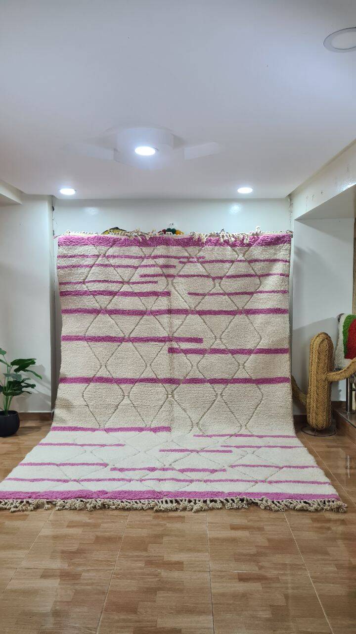 Elegant Moroccan Beni Ouarain Rug with Pink Accents – Hand Woven Wool Rug