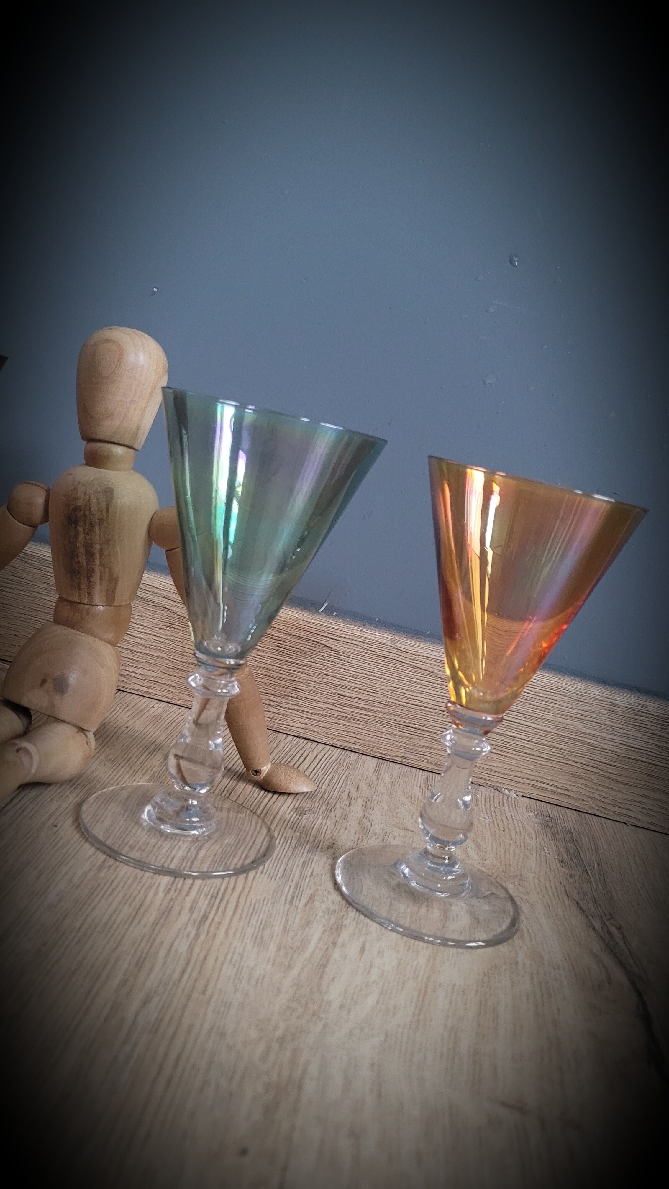 Set 4 colored wine glasses