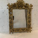 Miroir de style Louis XVI en bois sculpté et doré a la feuille d'or XIX siècle