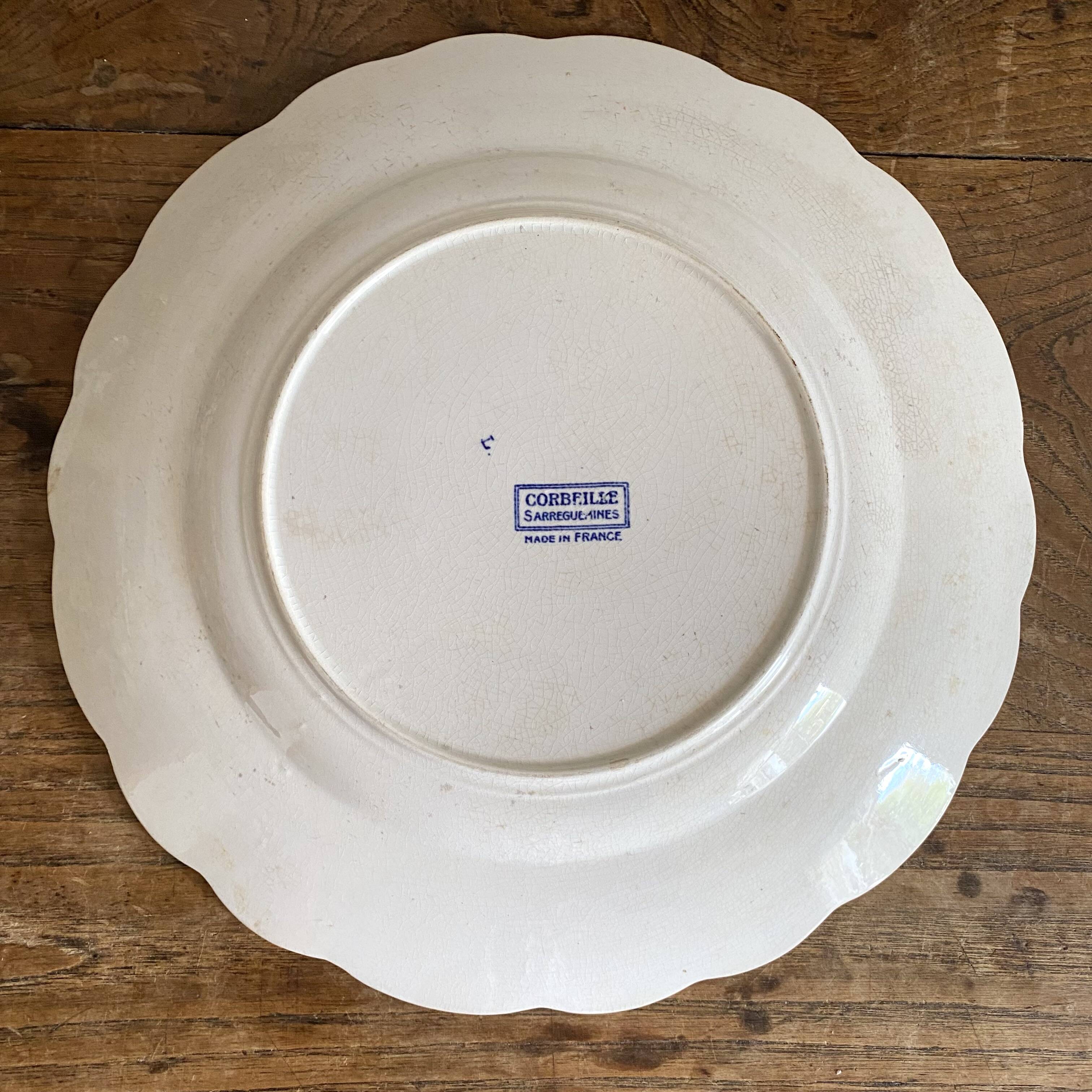 Round ironstone dish Sarreguemines model Corbeille