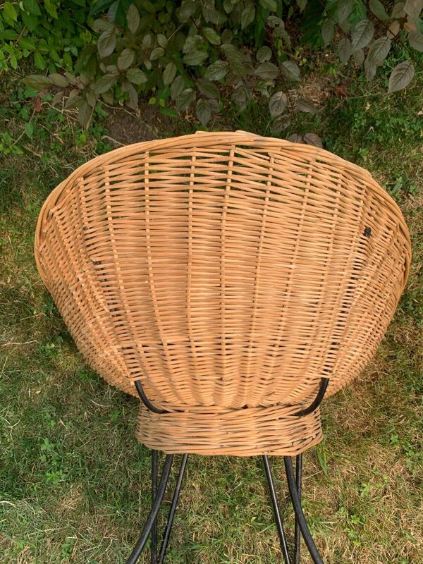 Fauteuil corbeille en rotin ancien