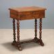 Antique sewing table in walnut and cherry wood, 19th century.