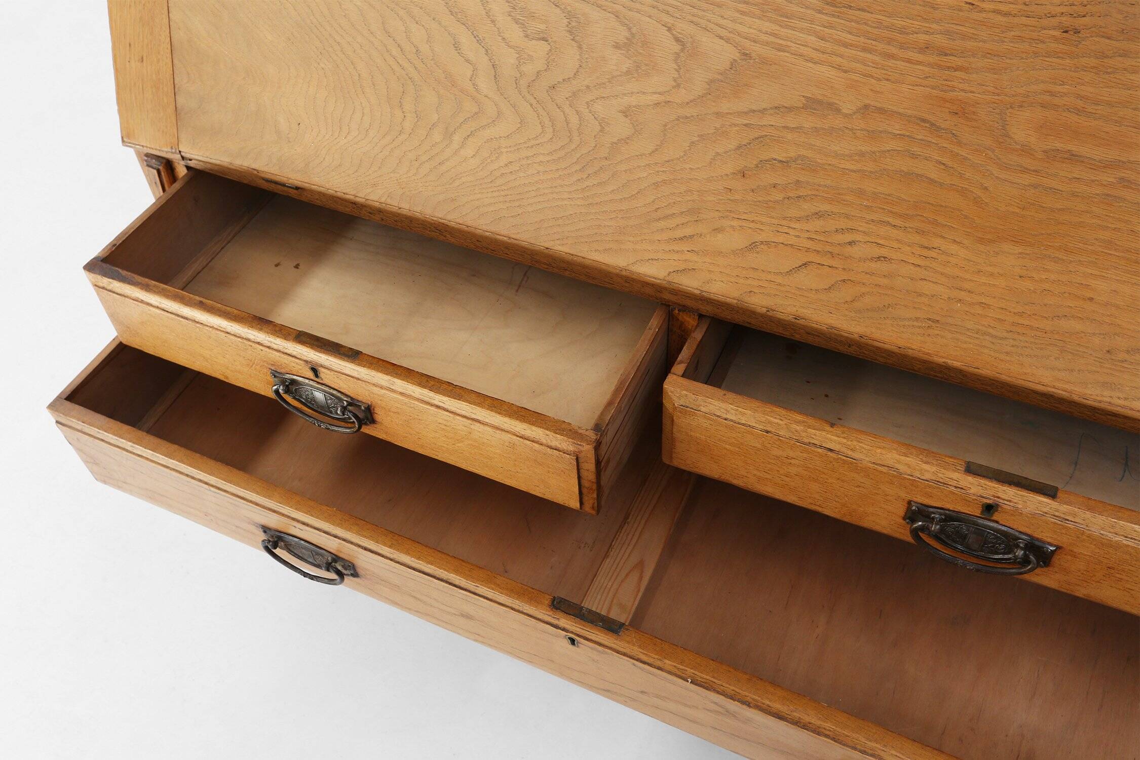 Secrétaire-bibliothèque de style Arts and Crafts anglais, vers 1910