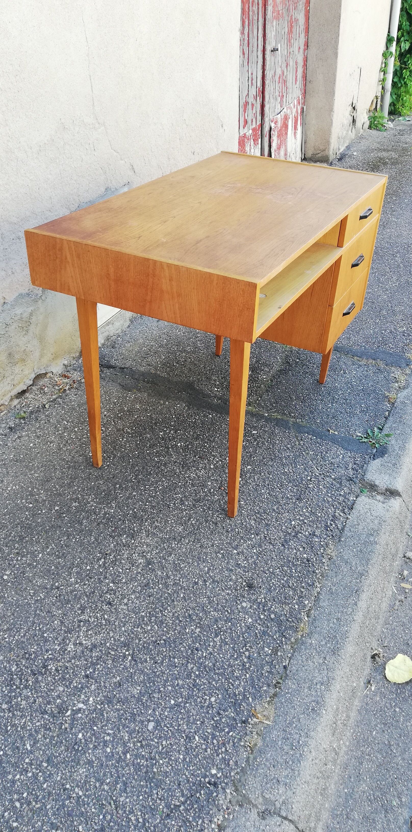 Vintage desk 3 drawers