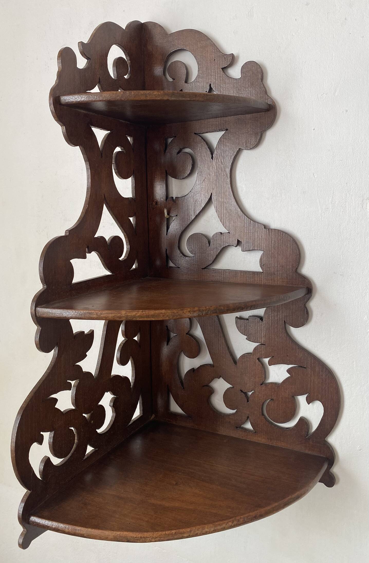 antique corner shelf in openwork wood with 3 shelves