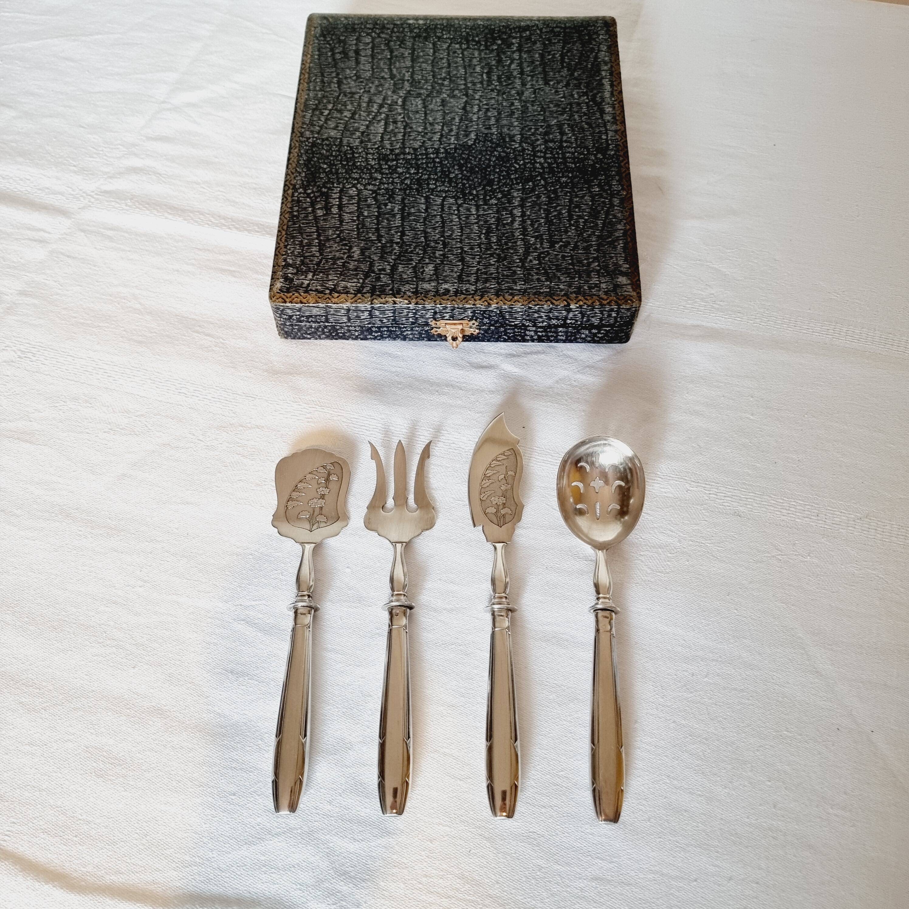 4 Art Deco Cubiertos to serve Postres or Frutas de Metal Plata de Principios S.XX