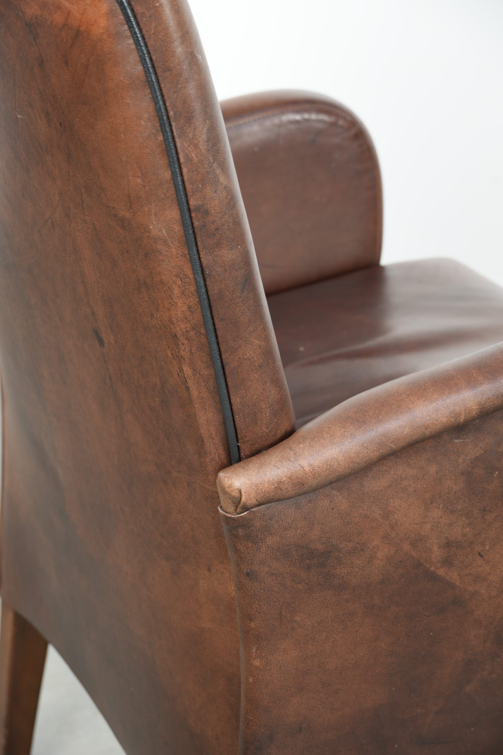 Set of 2 dining chairs / side chairs with armrests made of cowhide leather