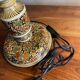 Grande lampe en bois peint