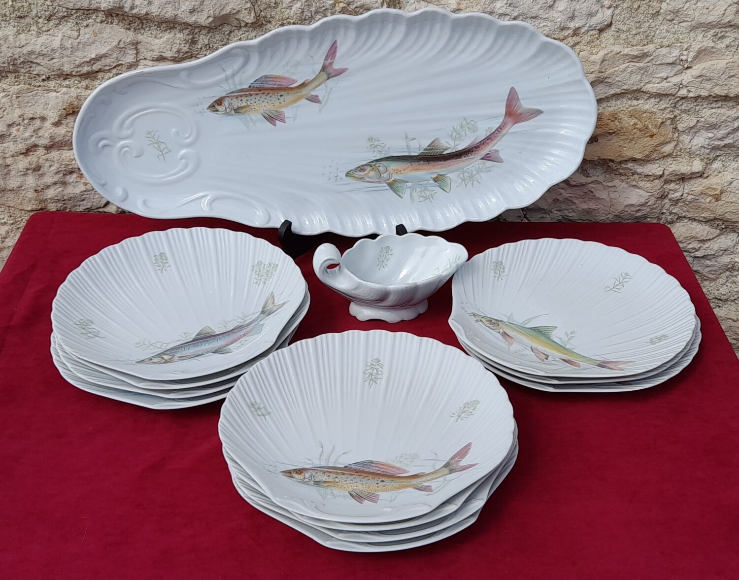 Sologne porcelain fish service 11 plates + dish + sauce boat perfect condition