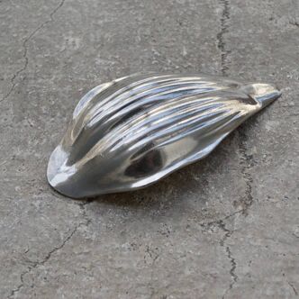 Vintage flower petal ashtray in metal from the 70s