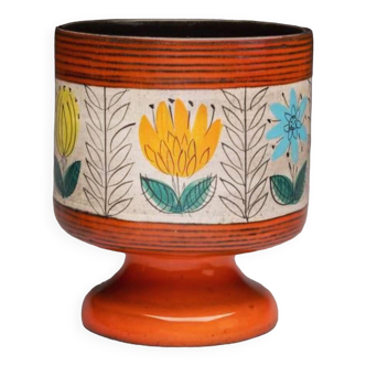 Vase or pot on pedestal