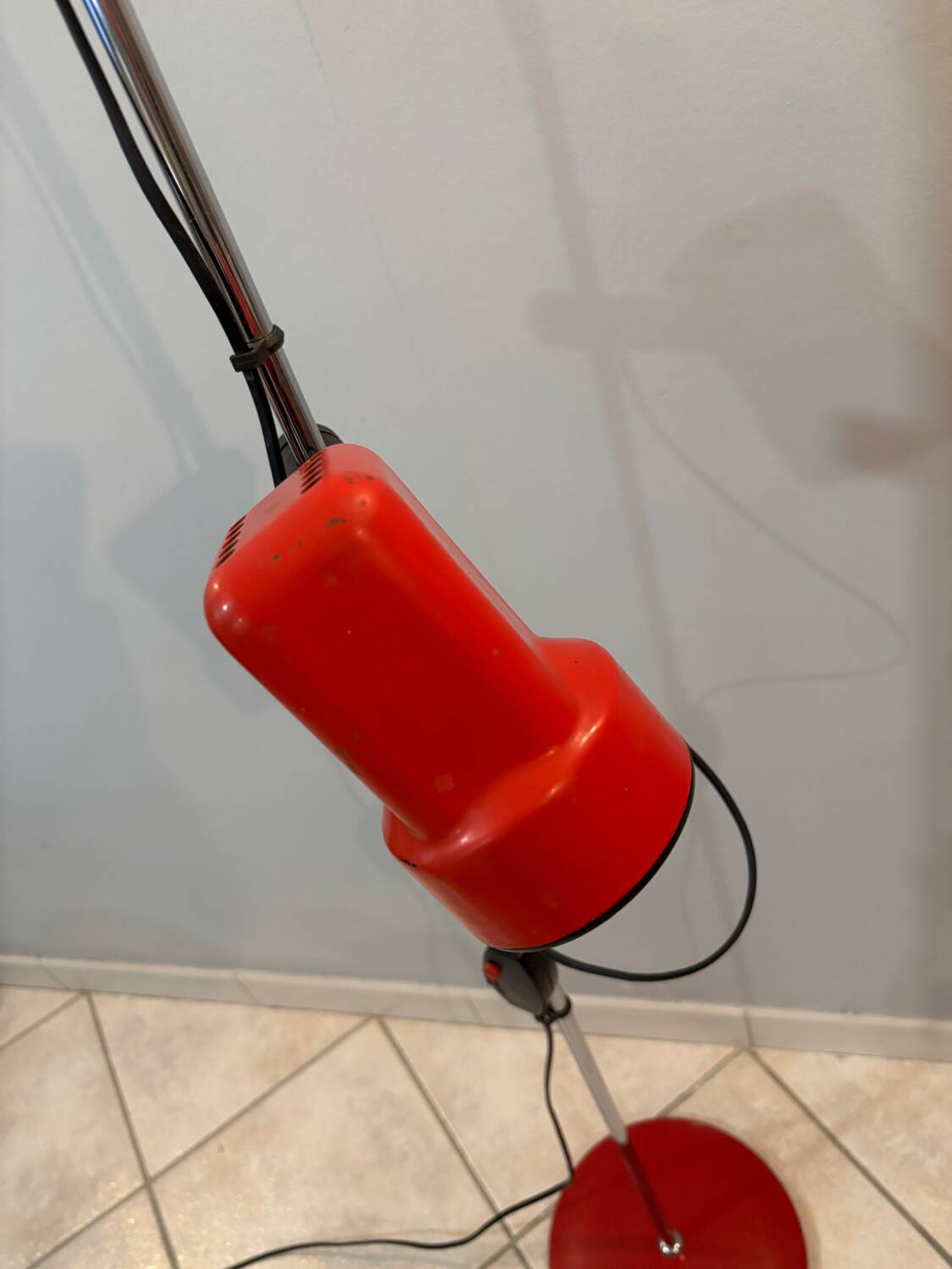 Vrieland vintage two-lamp floor lamp from the 1980s.