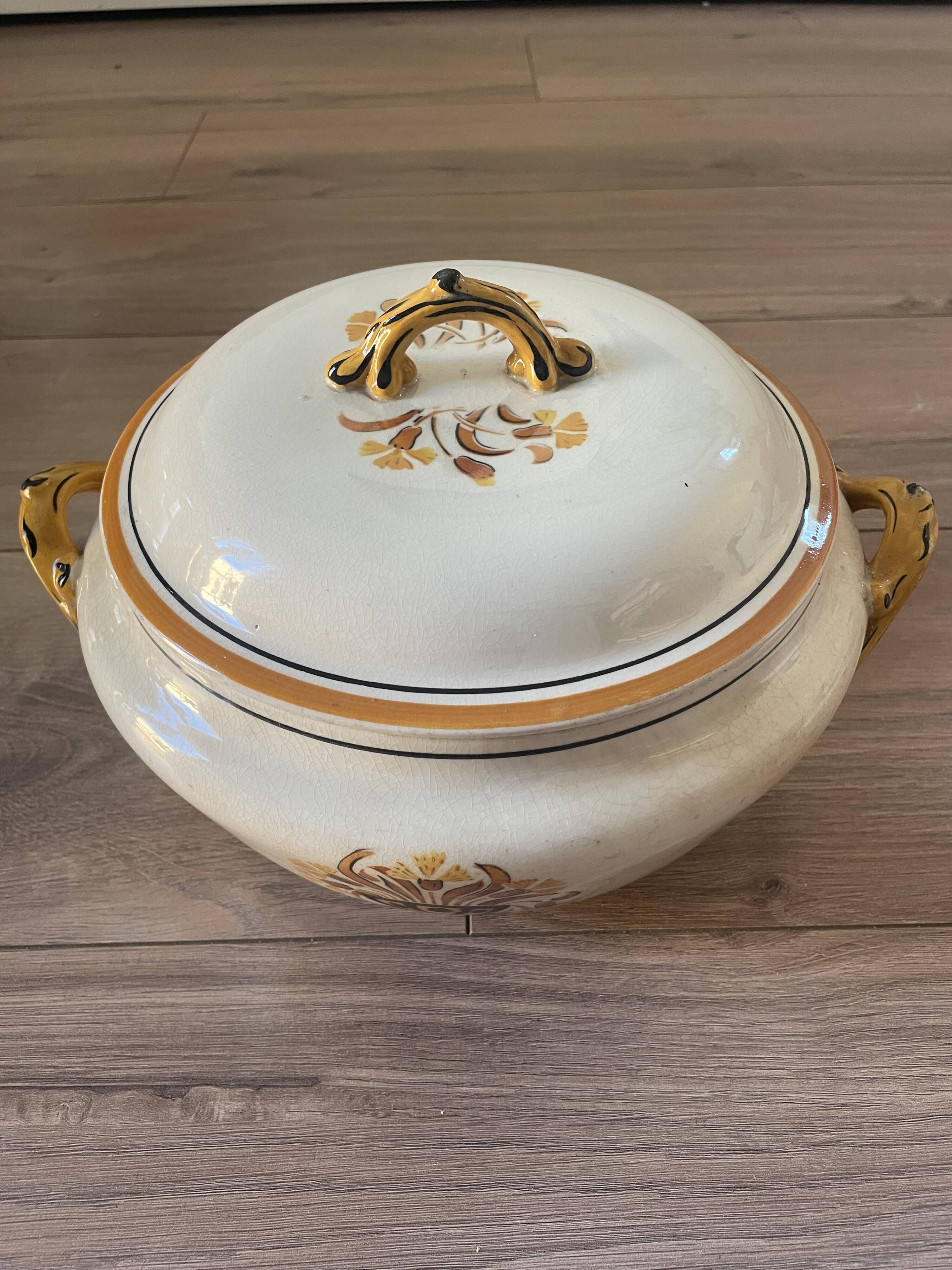 Antique soup tureen Creil and Montereau model "Oeillet"