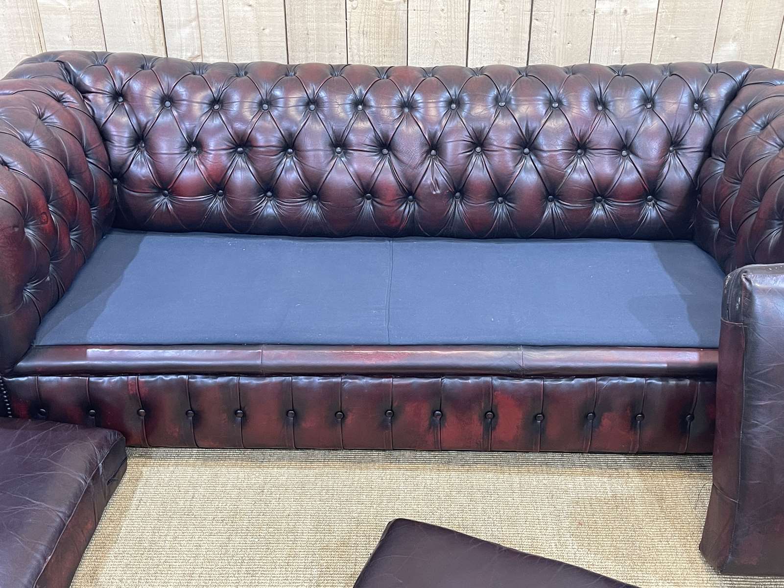 Chesterfield 3-seater sofa in red leather from the 70s
