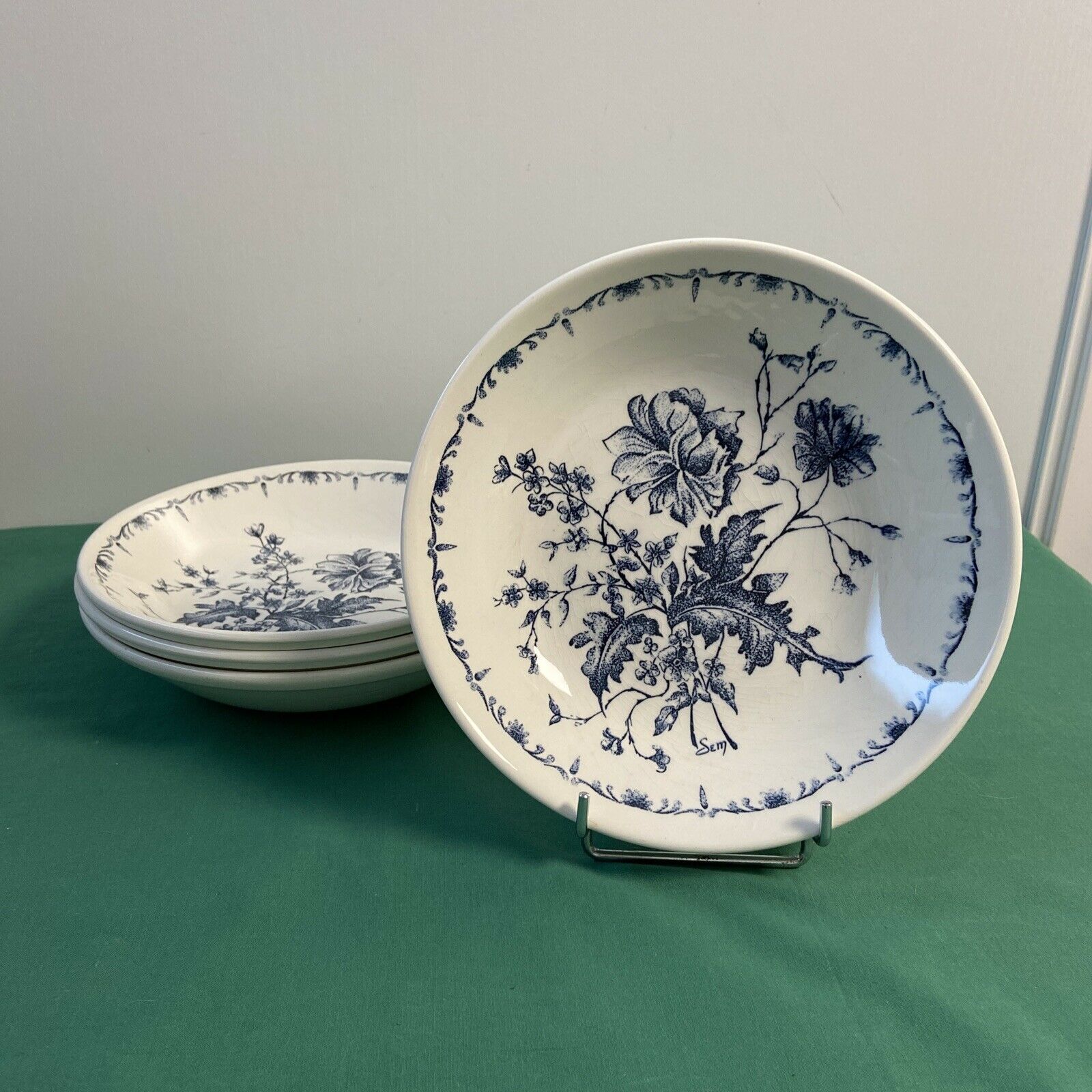 Set of 4 hollow plates Gien France vintage blue floral decorations signed