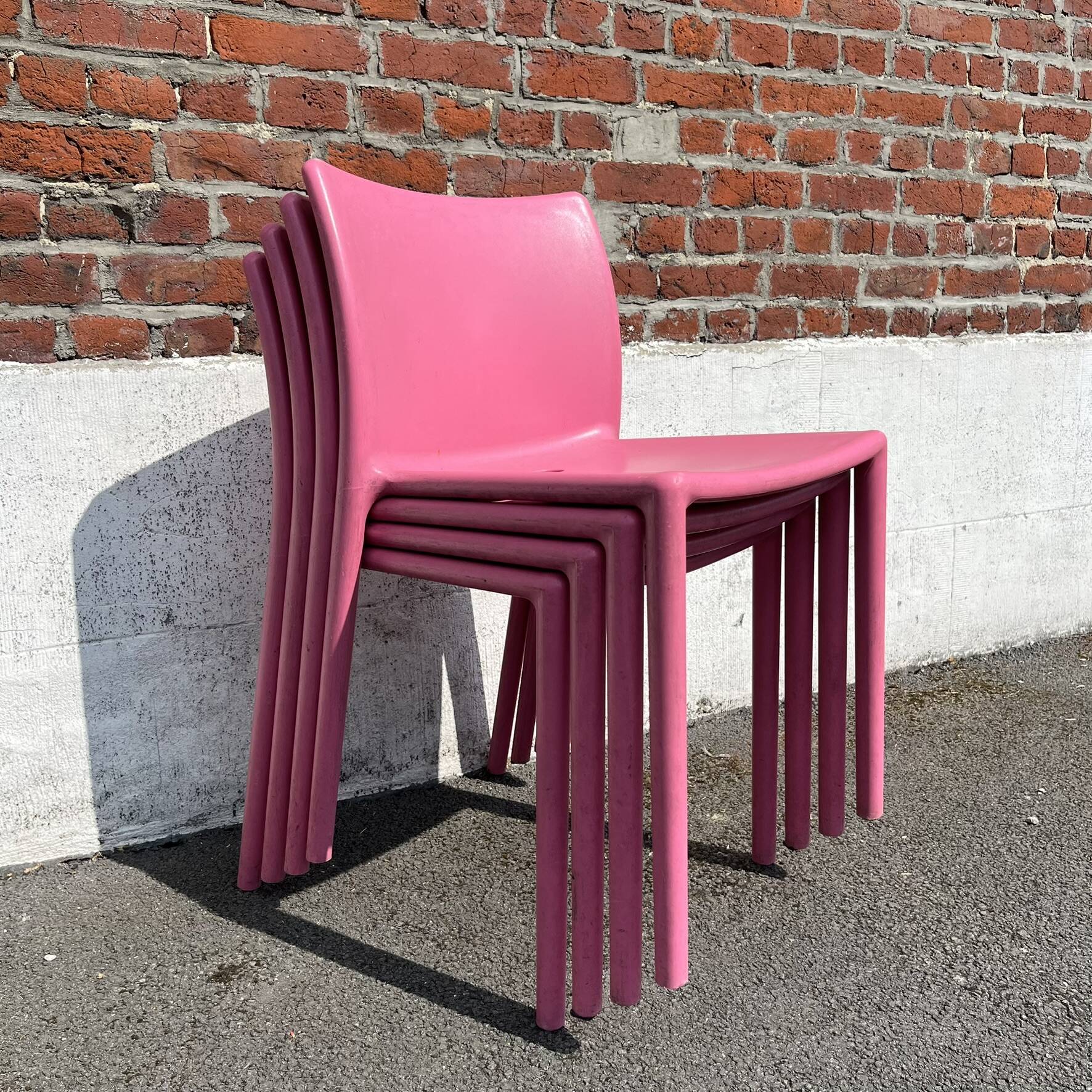 Set of 4 pink design AIR CHAIRS by Jason Morrison.