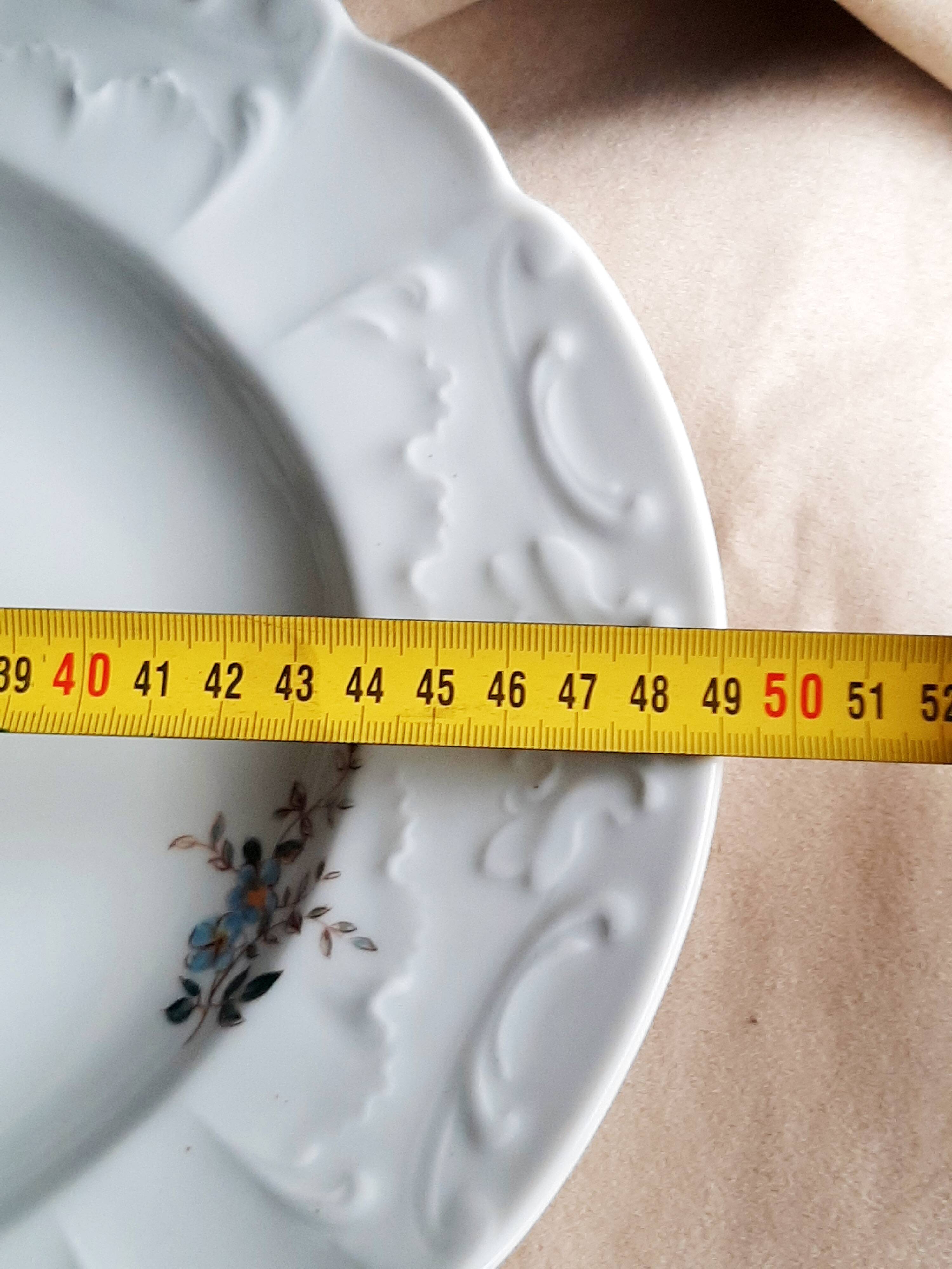 Large serving dish in Limoges porcelain
