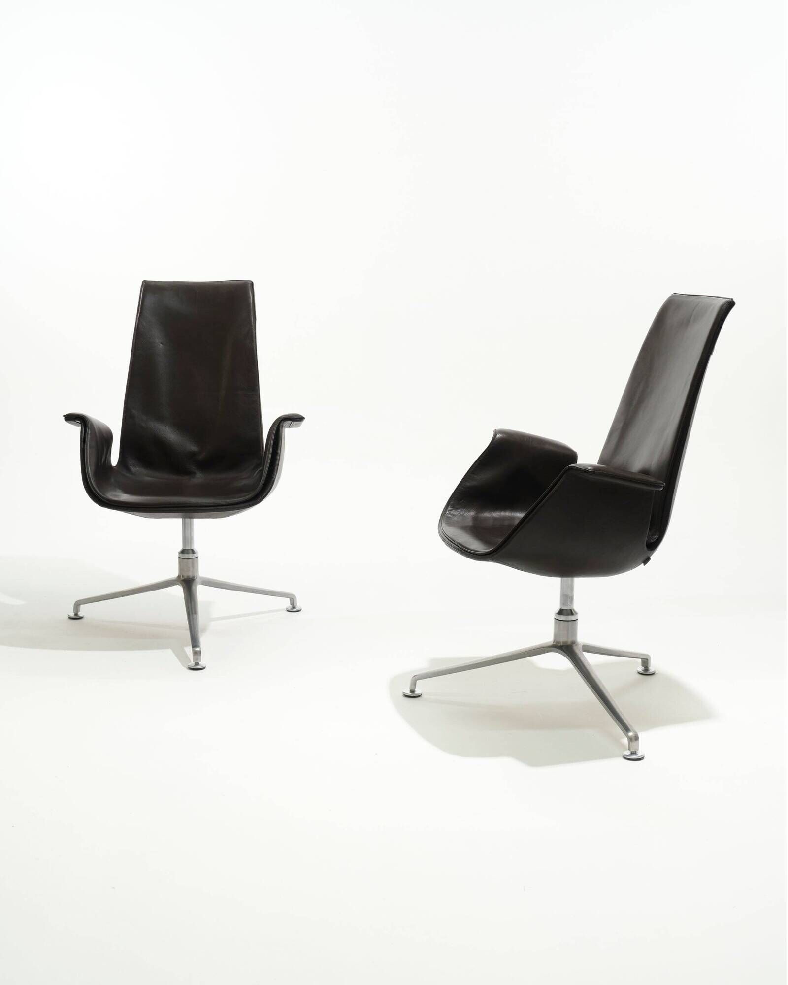 PAIR OF FK 6725 LEATHER ARMCHAIRS, KNOLL, FABRICIUS & KASTHOLMON, 1960s