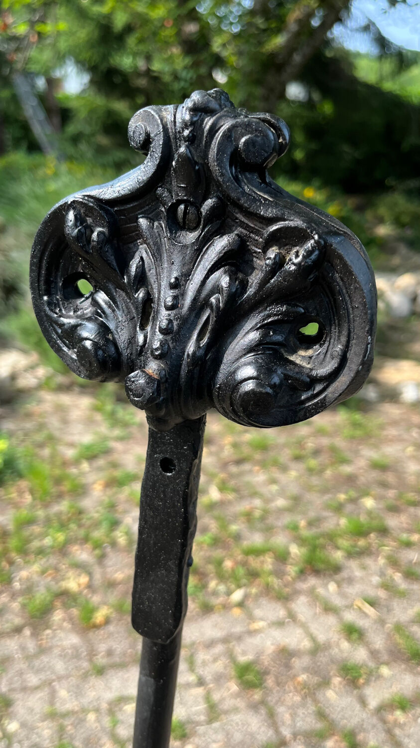 Metal chimney scraper