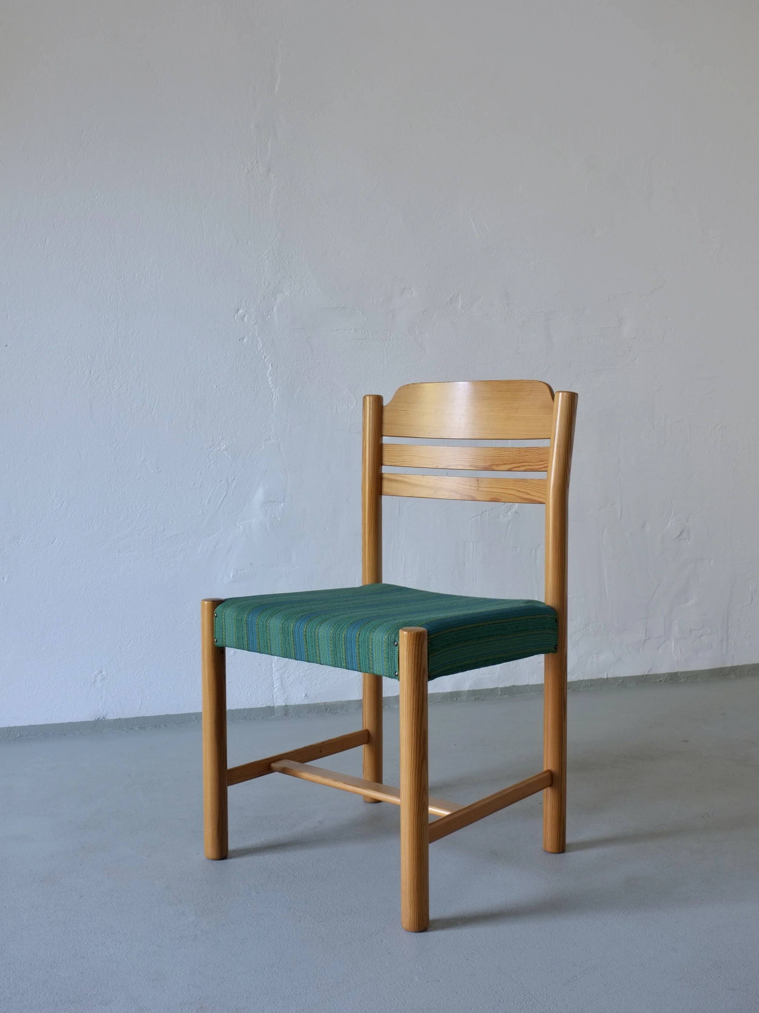 Scandinavian pine dining chairs | set of 8 | 1960s