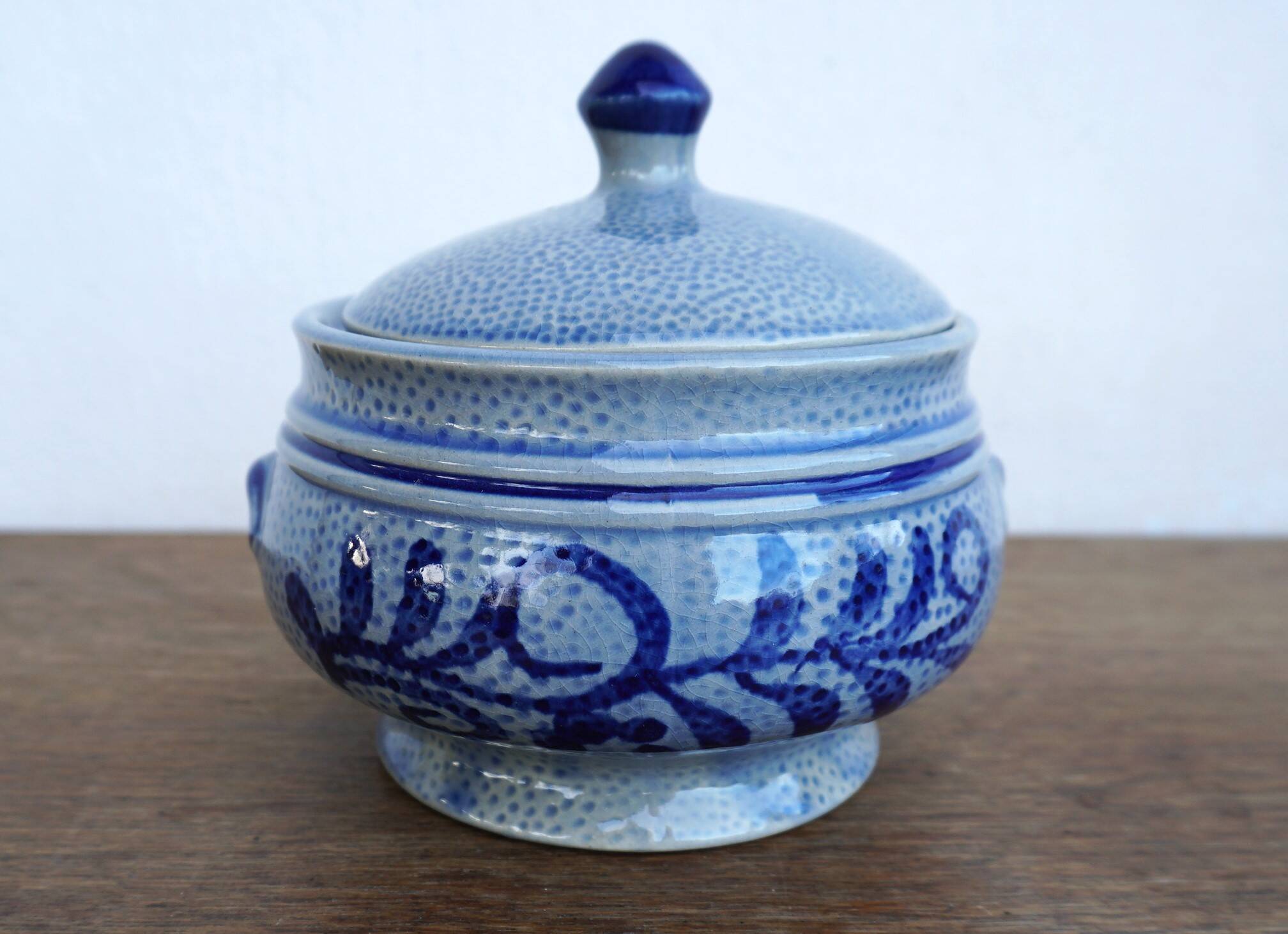 Alsace sandstone pot candy box