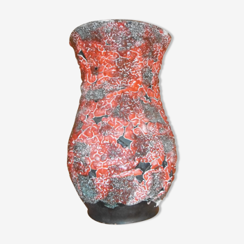 Red flake vase