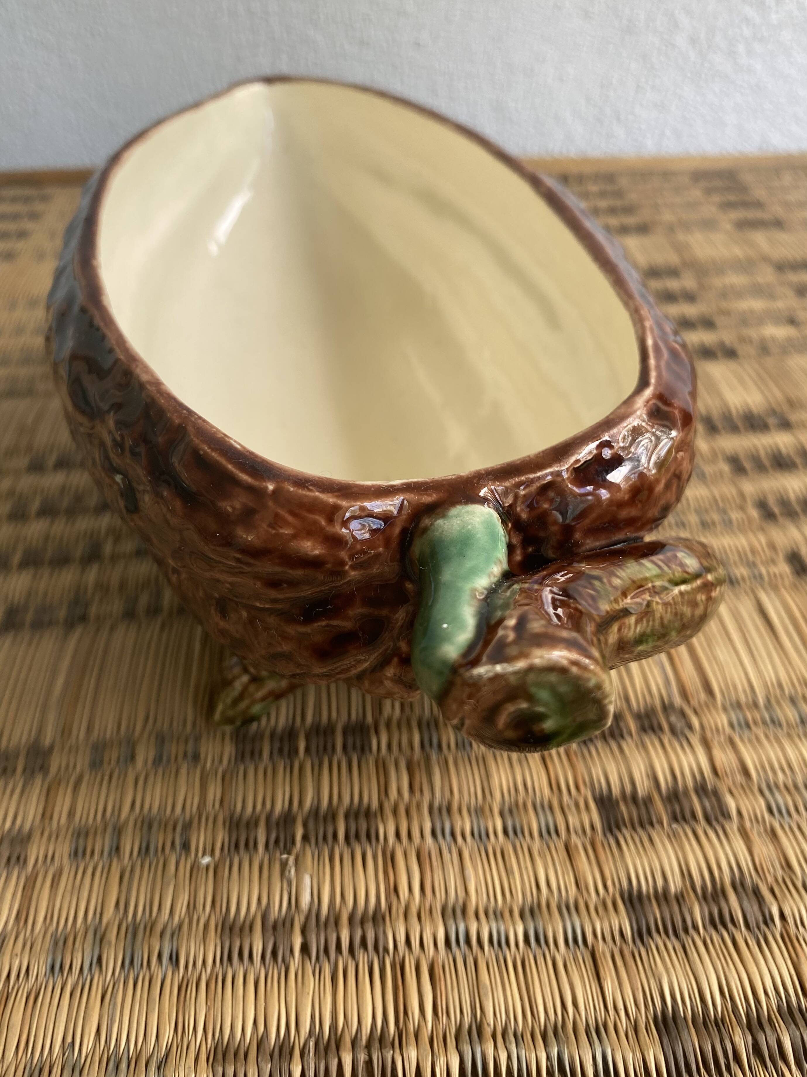 XXL cocoa pod slip dish