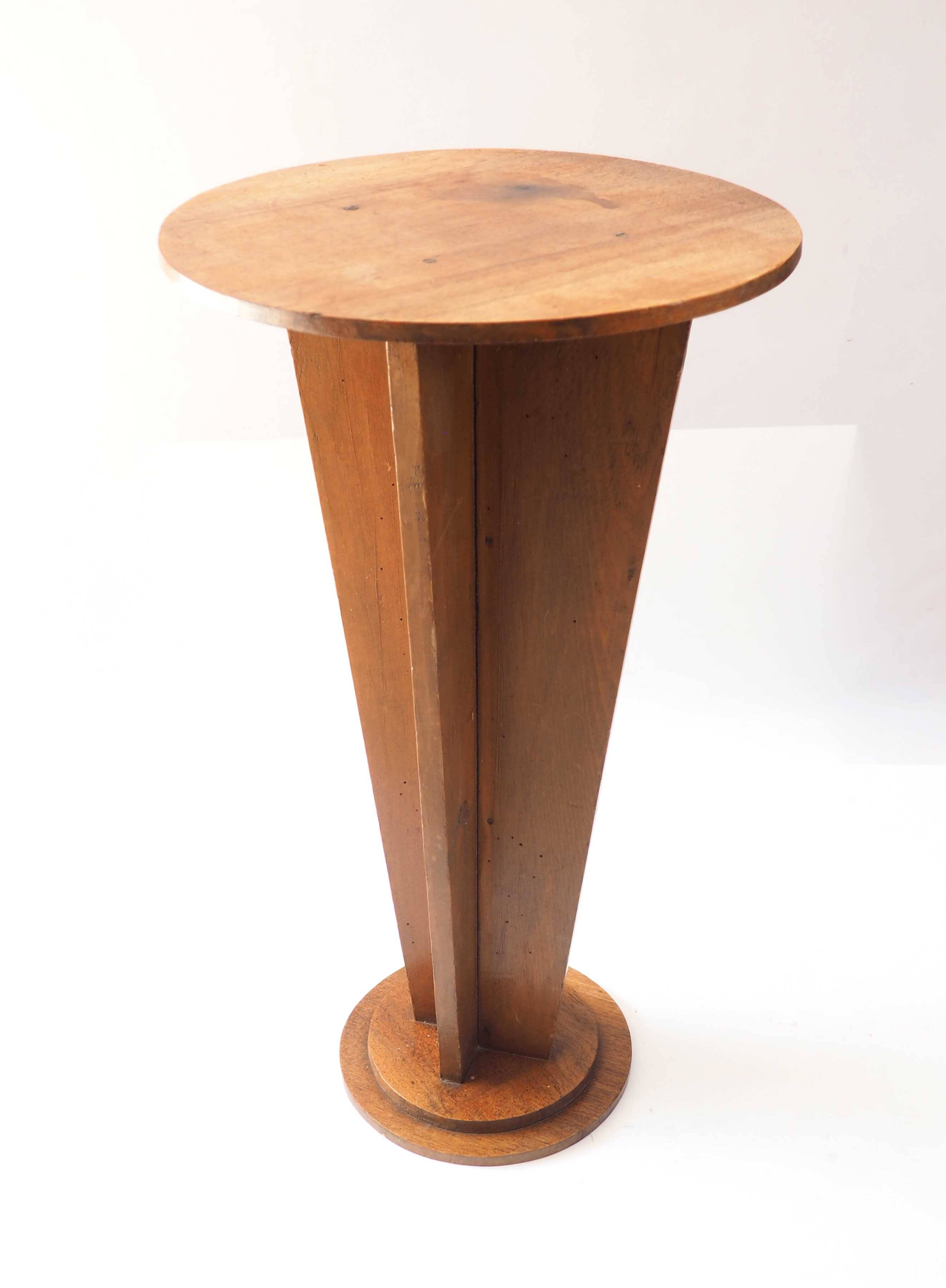 Art deco pedestal table