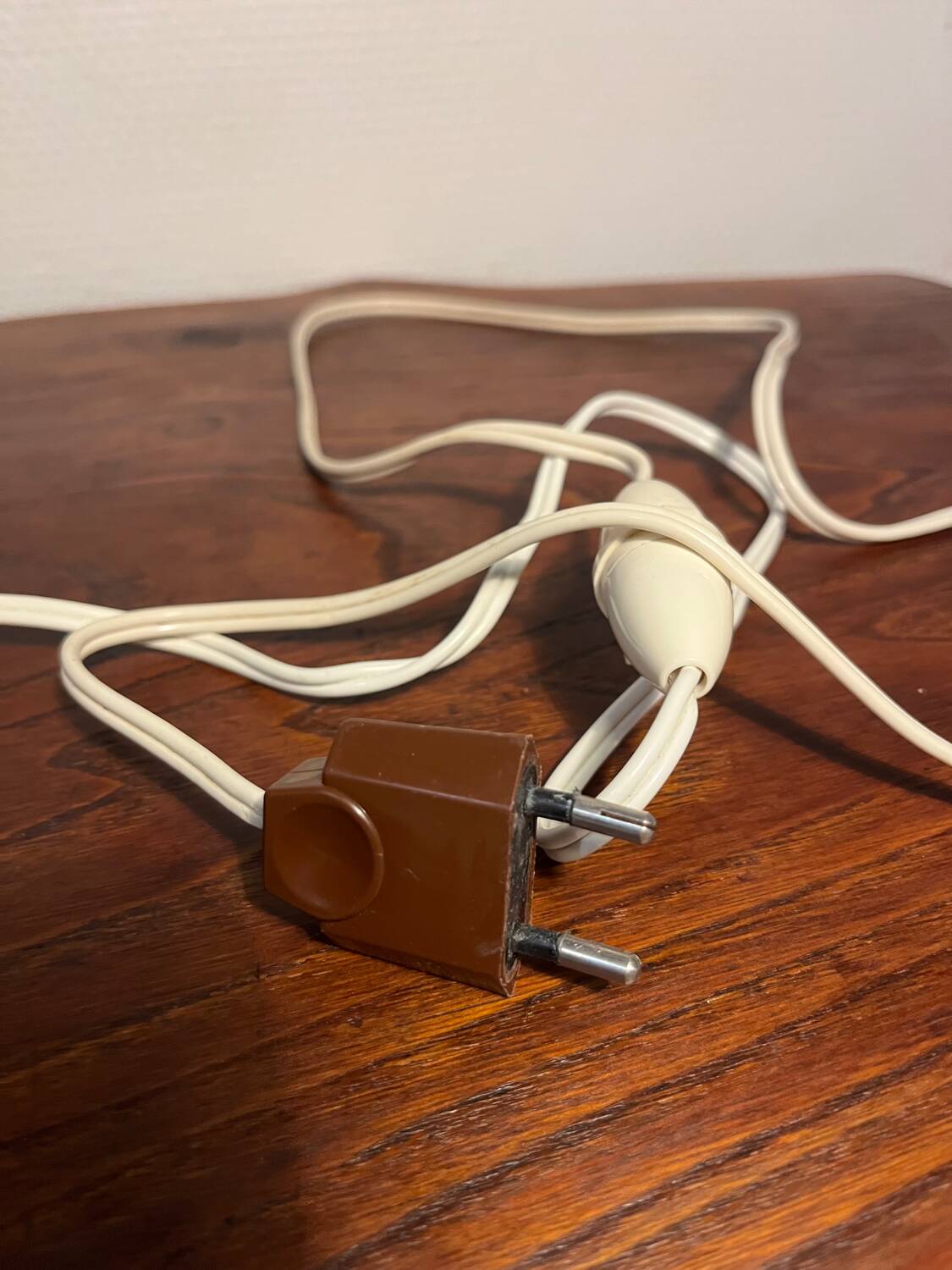 Small wooden table lamp from the 60s