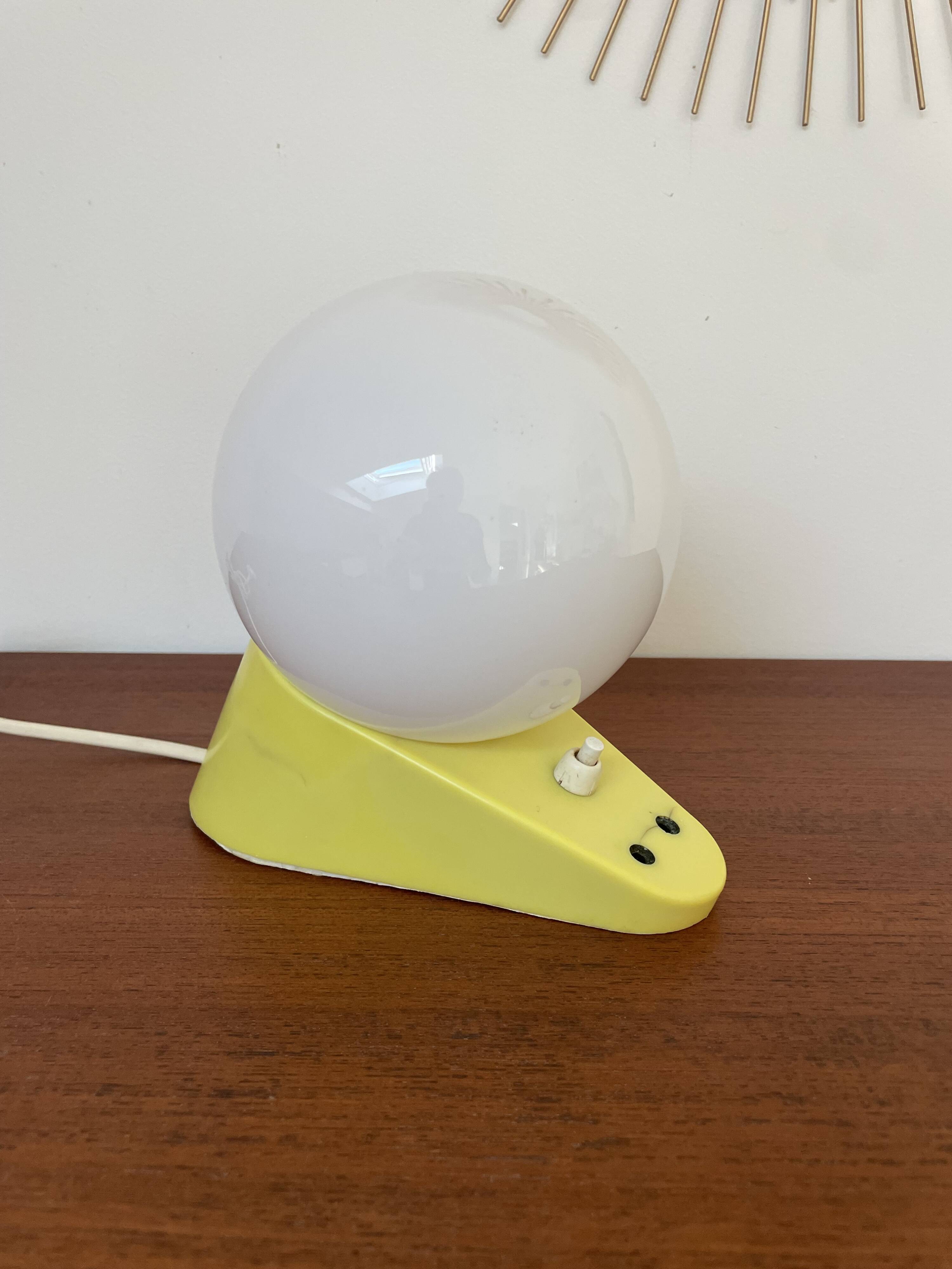Bakelite ball lamp