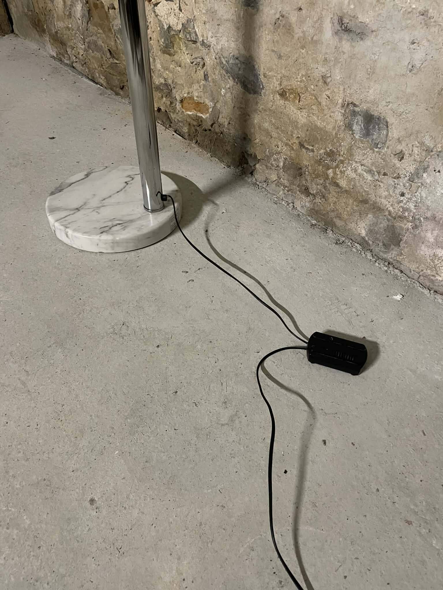Vintage 5-branch floor lamp in chrome and marble – 1970s arc style