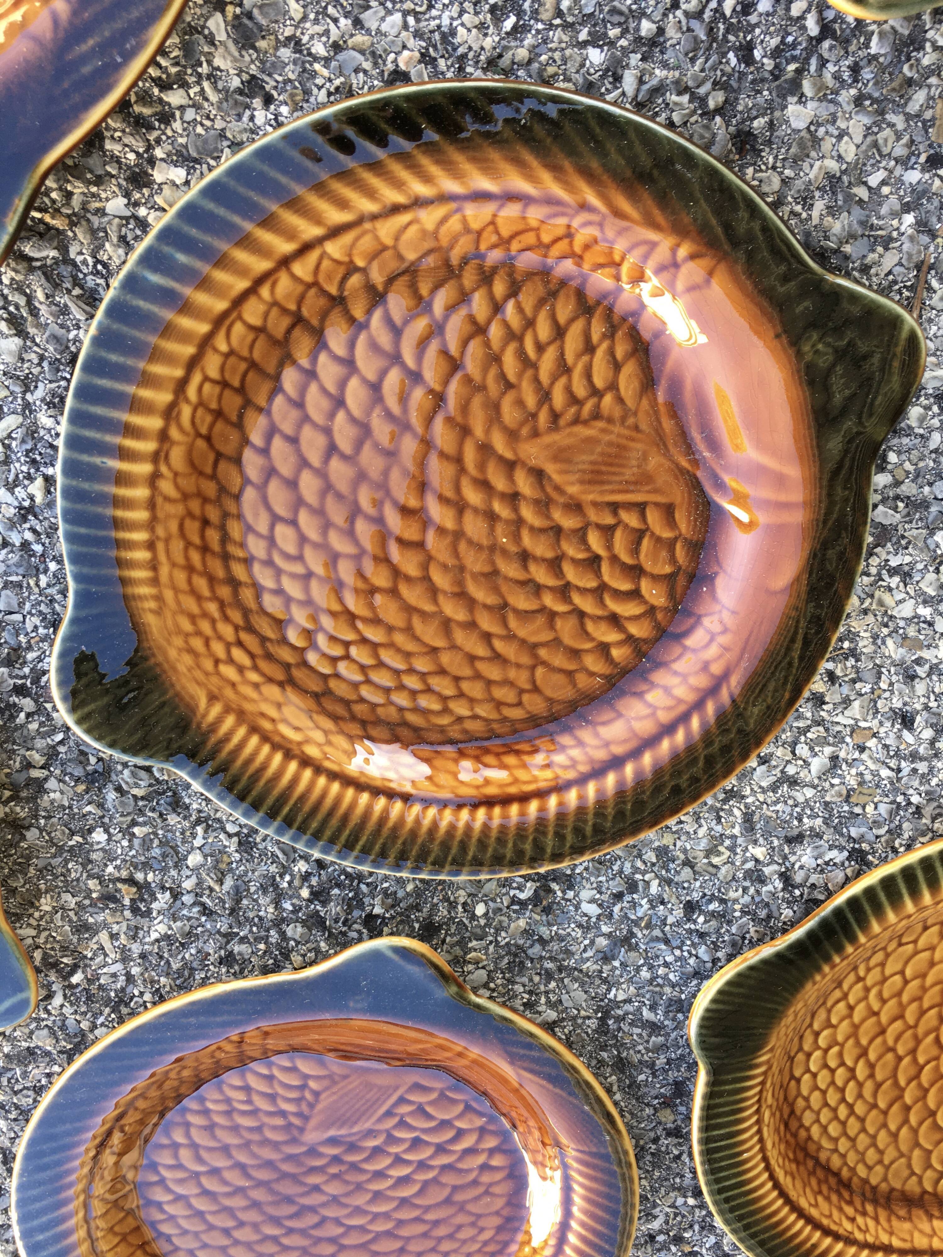 Set of 7 plates and a ceramic saucière Sarreguemines