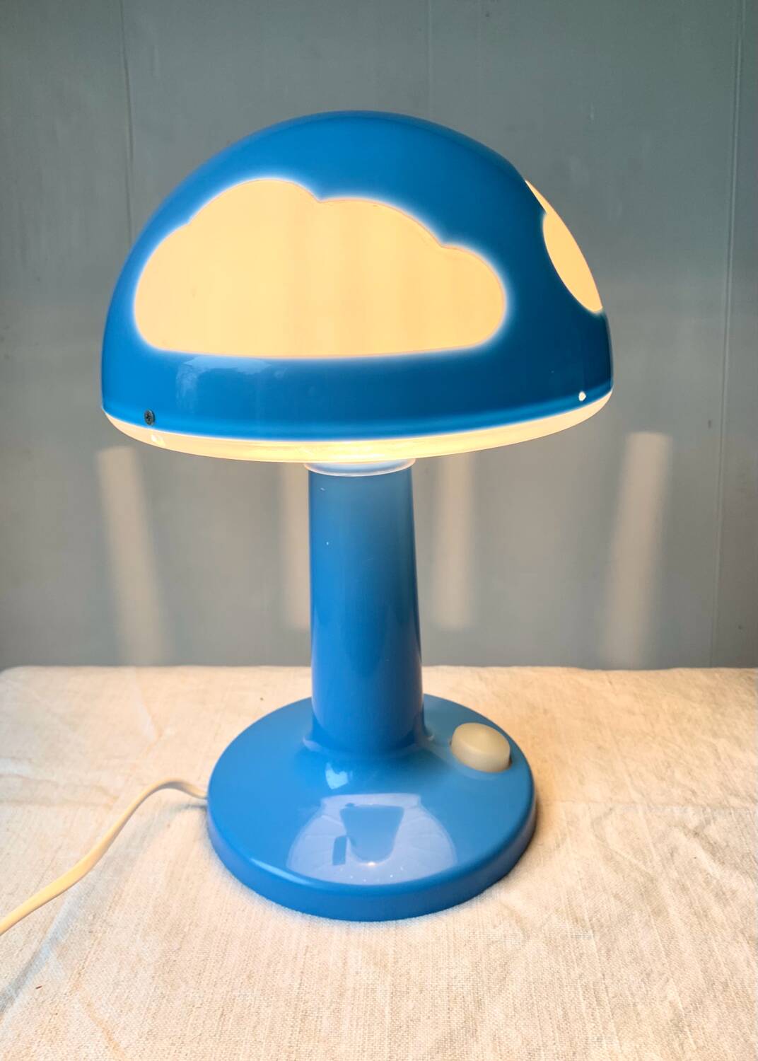 IKEA vintage blue clouds table lamp