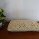 Ancien couvre lit au crochet beige fleurs 205 x 170 cm