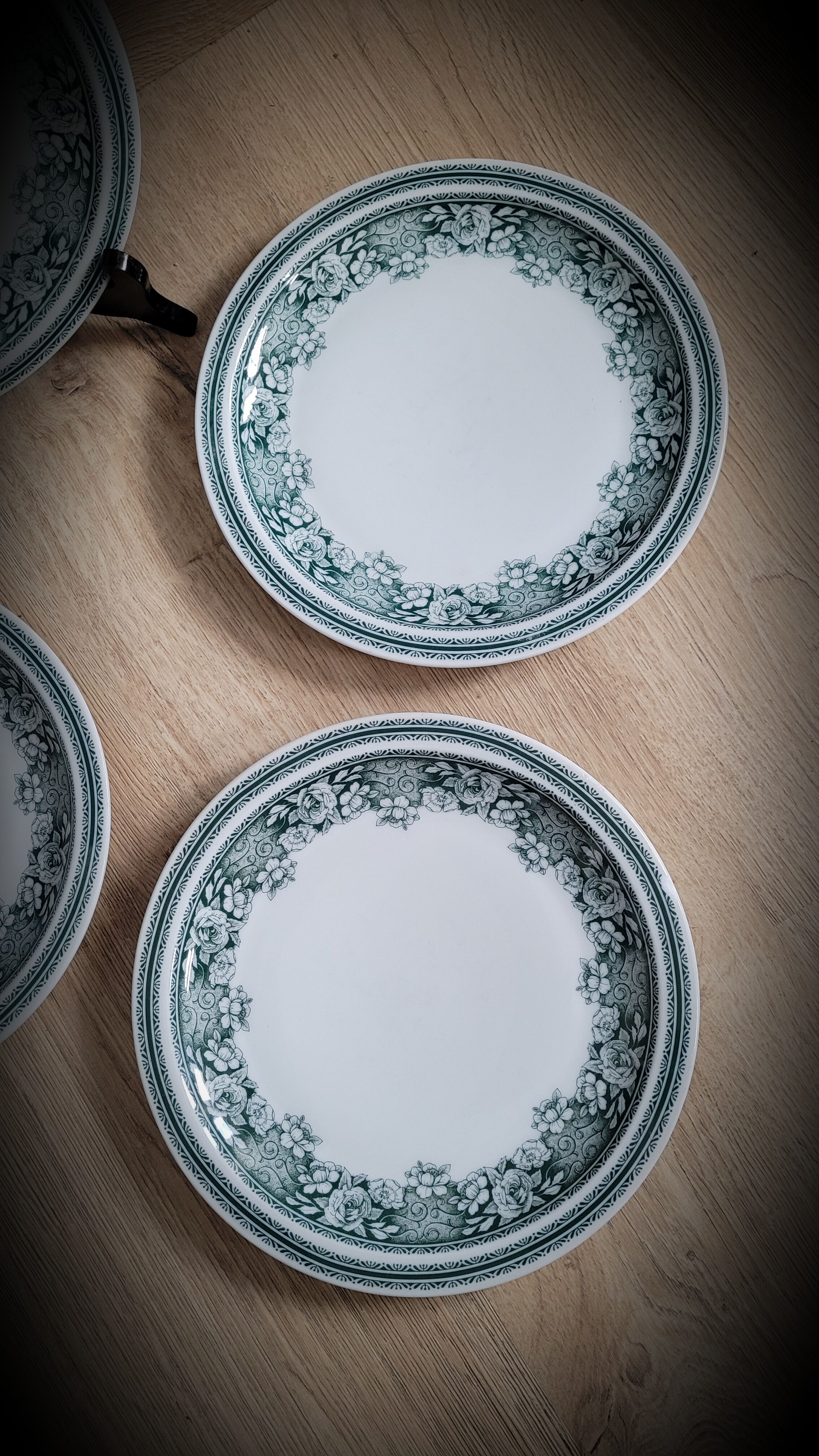 Set of 4 Mosa plates